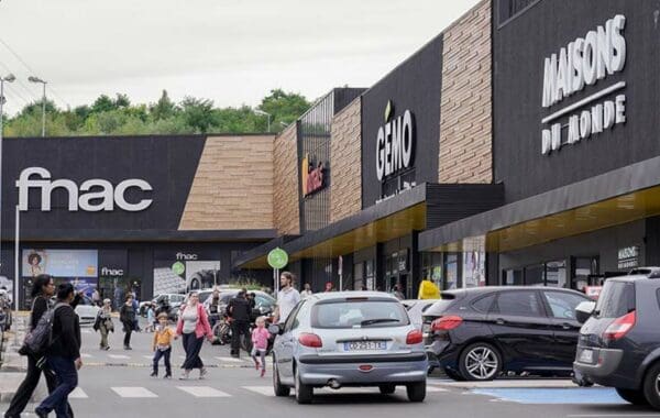 deet centre commercial